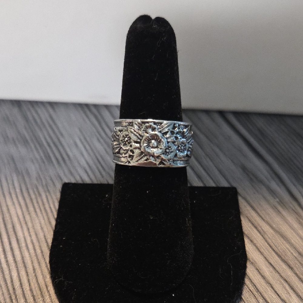 Floral Band Ring